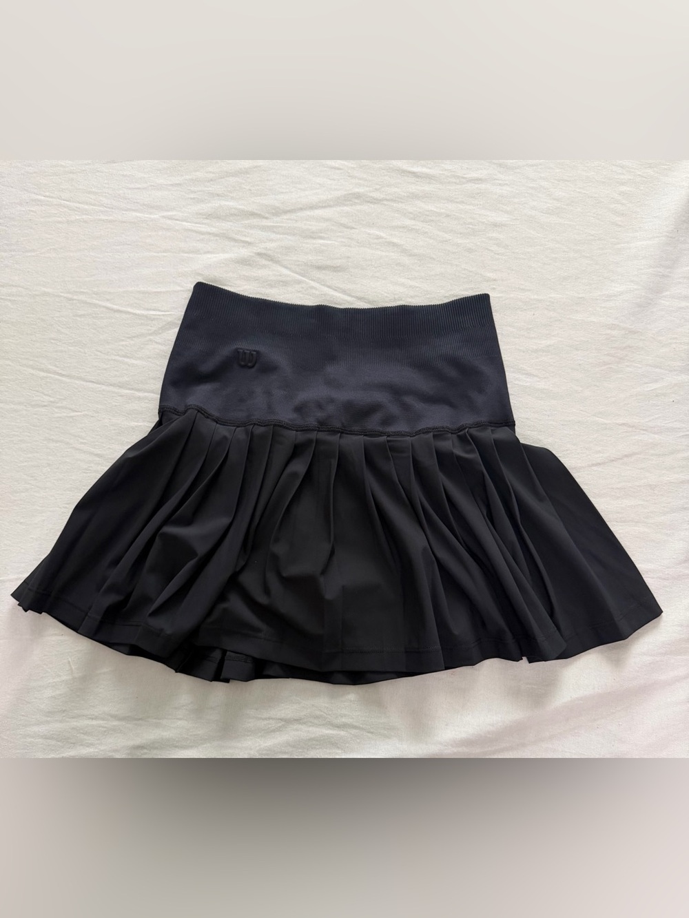 Wilson Black Pleated Tennis Skirt with Stretch Waistband